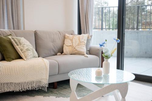 Lyneham Apartamento | Sunny Lyneham Stay, Courtyard, Gym n Parking