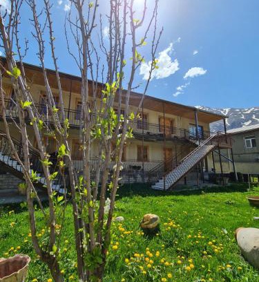 Gergeti Casa | Sunny Mountain House