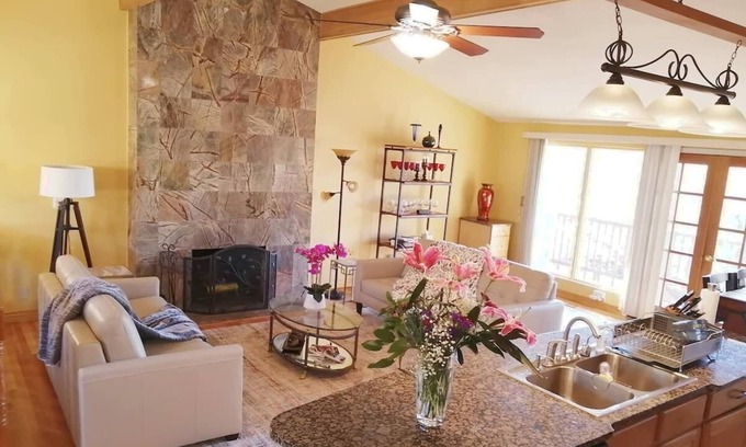 Mercer Island Casa | Sunny Paradiso, perfect location Seattle& Bellevue