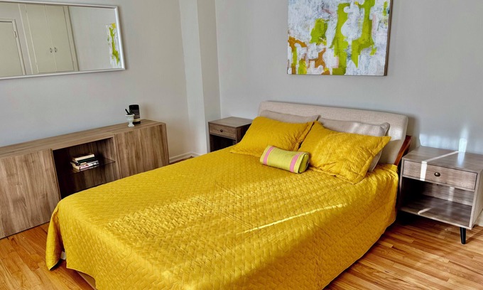 Sunset Junction Apartamento | Sunny, Peaceful, Large, Clean 1 BR in Excellent Location