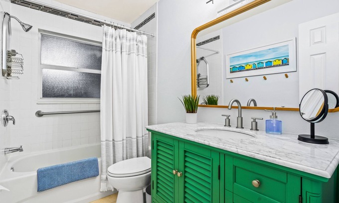 Vero Beach Casa | Sunny Retreat - 5 Mins to Beach