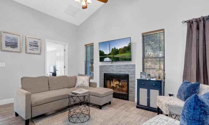 Dolphin's Cove Casa | Sunny Retreat near Golf Courses and Mayo Clinic