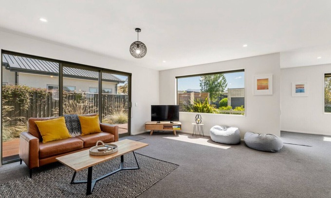Albert Town Casa | Sunny Riverside Park