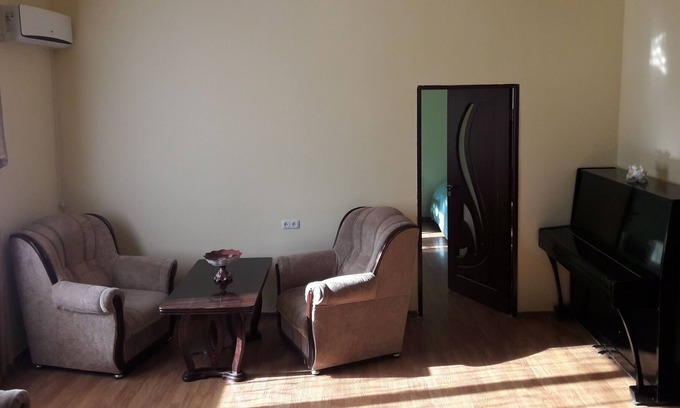 Yerevan Casa | Habitación Soleada Buena Zona