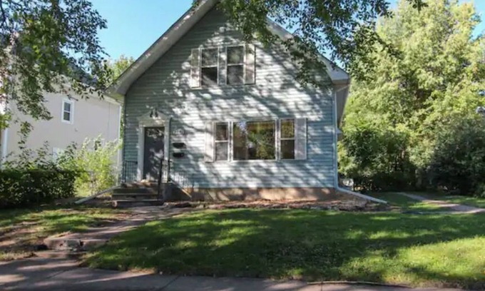Merriam Park West Casa | Sunny Saint Thomas Side-by-Side!