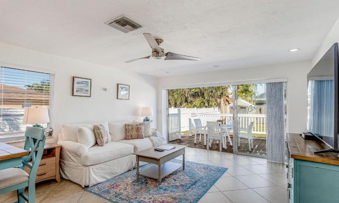 Naples Park Casa | Sunny Sea Breeze