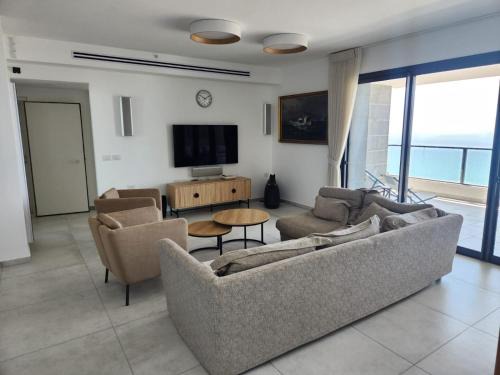 Bat Yam Apartamento | Sunny Sea View 4B apt 29 floor