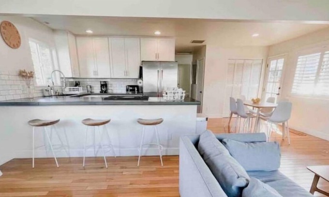 Seabright Casa | Sunny Seabright Beach House