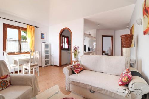 Playa Honda Apartamento | Sunny Seaside Escape Cozy 1-Bed Holiday Let in Playa Honda near to the sea