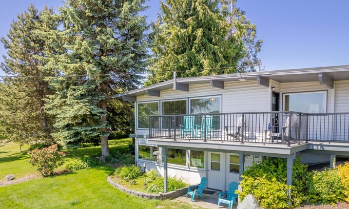 Freeland Casa | Sunny Side Island Retreat