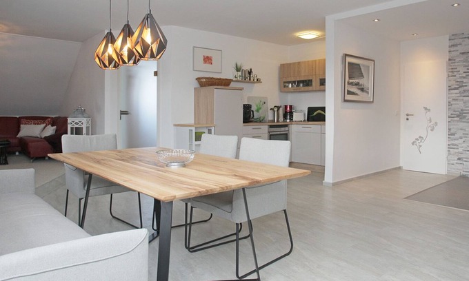 Groemitz Apartamento | Amplio y soleado ático con piscina y sauna.