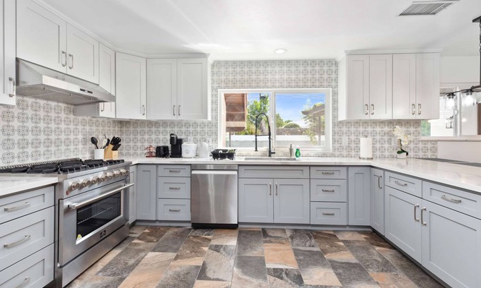 Hacienda Heights Casa | Sunny Spanish Villa Pool Parking Privacy