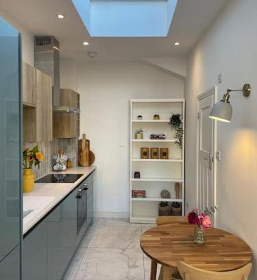 Brislington Apartamento | Sunny Studio with Parking and Private Entrance