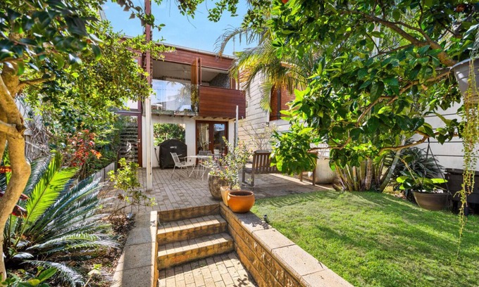 Bronte Casa | Sunny, Stylish, & Relaxed Coastal House