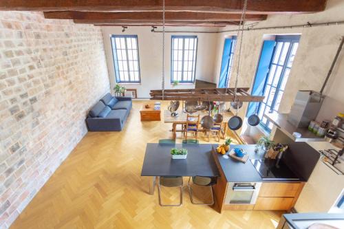 Opera Apartamento | Sunny Stylish Spacious Loft in Old-Port