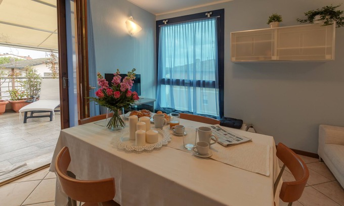 Marina di Ravenna Apartamento | Luminoso apartamento con gran terraza en el Puerto Canal de Marina di Ravenna