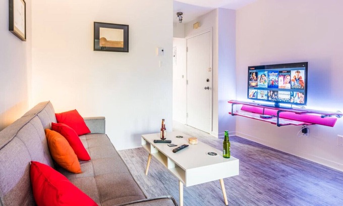 Hochelaga Apartamento | Condominio reformado y totalmente amueblado cerca de metro con parking.