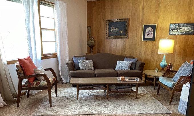 Shorewood Casa | Sunny Upper Flat en Shorewood. Excelente ubicación, excelente comunidad.