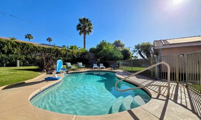 Bermuda Dunes Casa | Sunny vacation home w/ private pool