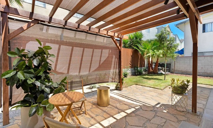 Alhambra Apartamento | Sunny Vista Escape in Alhambra with private patio