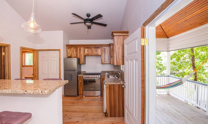 Antoneys Cay Casa | Sunnyside Bungalow 1 · Best snorkeling/diving on island 70yds off dock