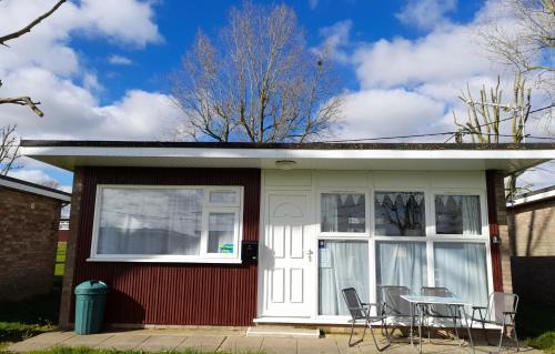 Great Yarmouth Chalet De Esquí | 'Sunnyside' Chalet, walk to the beach & close to Norfolk broads - pet friendly!