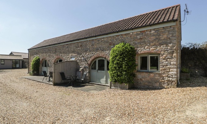 Loxton Cabaña | SUNNYSIDE, pet friendly, character holiday cottage in Bleadon