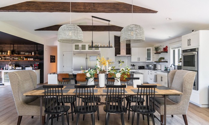 West Lake Stevens Casa | Sunnyside Sanctuary (3-Bedroom Home) by RedAwning
