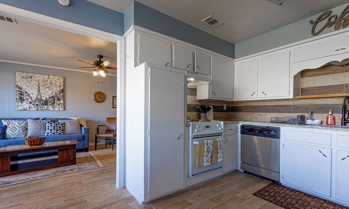 Sherman Casa | Sunnyside Sherman Duplex