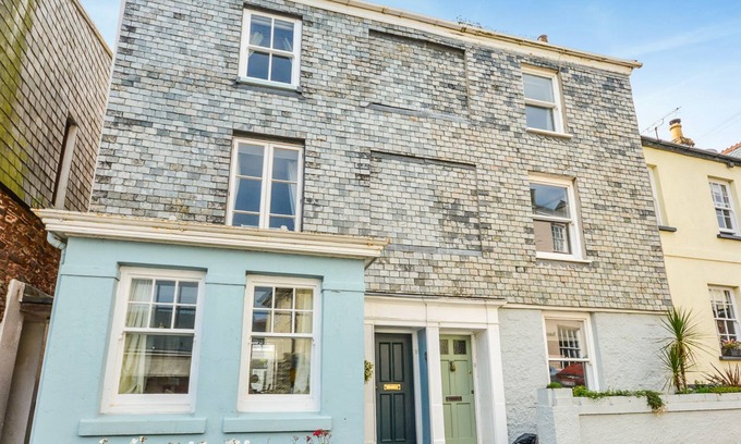 Kingsand Cabaña | Sunnyside - sleeps 6 guests in 3 bedrooms