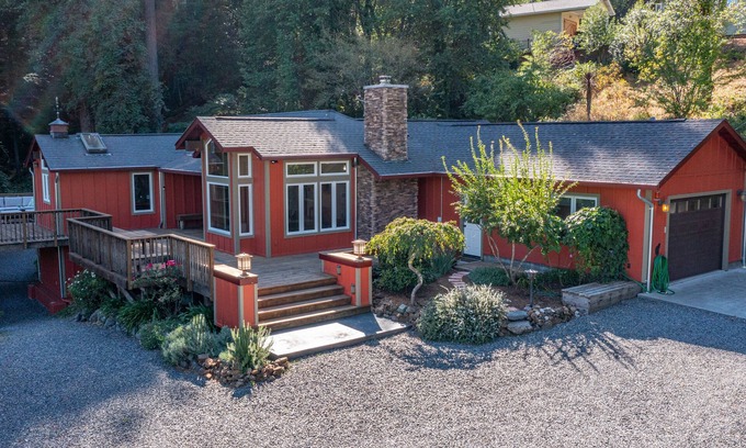 Hacienda Casa | Sunnyside Tranquility - Hot Tub, Fireplace, Views
