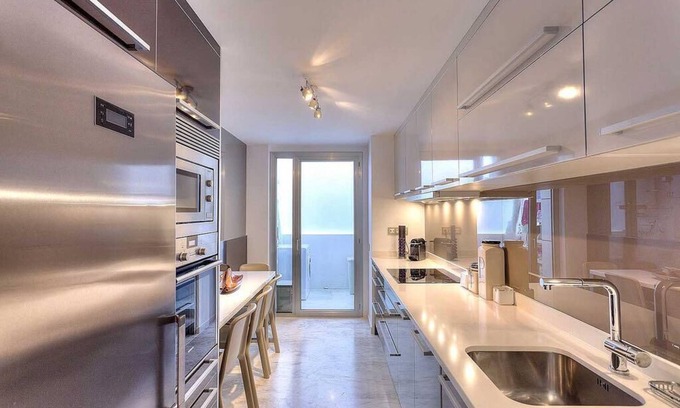 Figueretas Apartamento | Sunrise and Seafront apartment in Ibiza