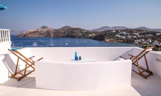 Leros Villa | A pocos metros de la playa con una espléndida vista del mar Mediterráneo.