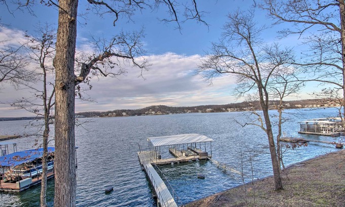 Sunrise Beach Cabaña | Sunrise Beach Cottage w/ Dock & Boat Launch!