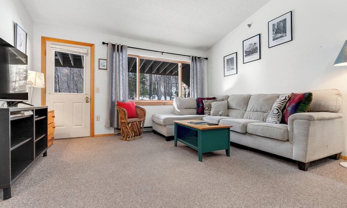 Sunday River Area Condominio | Sunrise C-106 Ski In Ski Out Condo