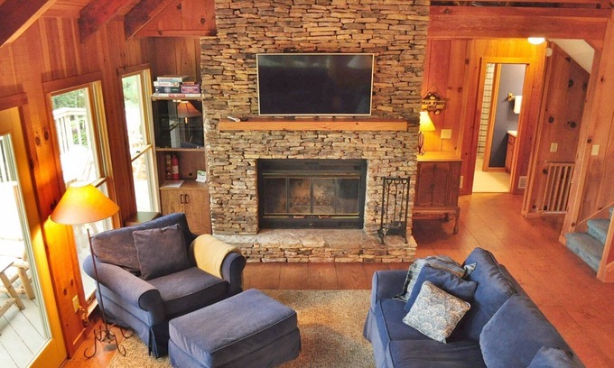 Big Canoe Casa | Sunrise Cabin | Serene Views + Screened Deck + Fireplace + Community Golf, Tennis & Trails