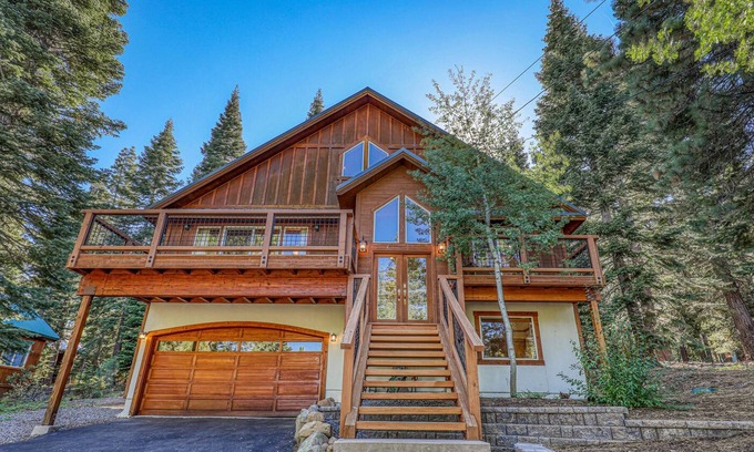 Downtown Casa | Sunrise Chalet by Tahoe Mountain Properties