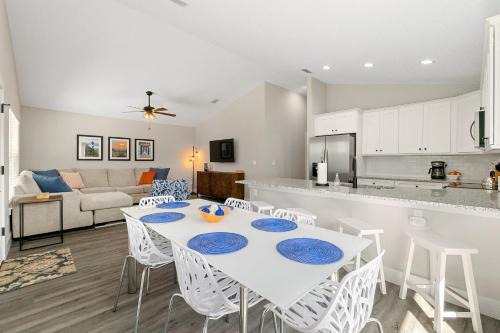 St. Augustine Casa | SunRise Cottage - Minutes to Downtown & Beaches