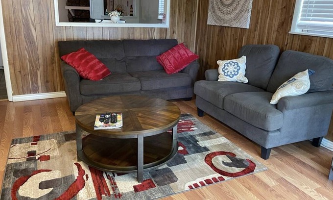 Little Rock Casa | Sunrise Cozy House -Clean ,Private ,Peaceful- 5 min from the airport , UAMS