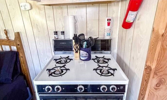 Collbran Cabina | Sunrise - Hunters Cabin Stay Collbran CO Sleeps 2