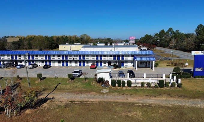 Eastman Hotel | Sunrise Inn