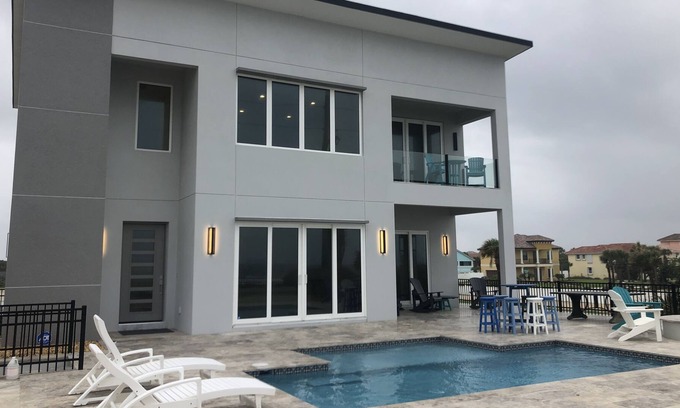 Ormond Beach Plaza Casa | “Sunrise Memories“ Beachfront Pool Paradise.
