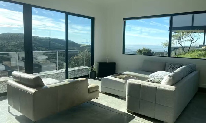 Sonoma Apartamento | Sunrise studio in tranquil Glen Ellen with AC, WiFi, panoramic views