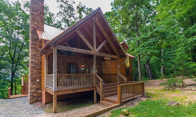 Sautee Nacoochee Cabina | Deluxe 2BR 2. 5BA cabina | Vista a la montaña | Privado | Bañera de hidromasaje