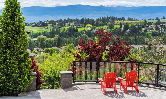 West Kelowna Estates Casa | Sunrise Valley Suite