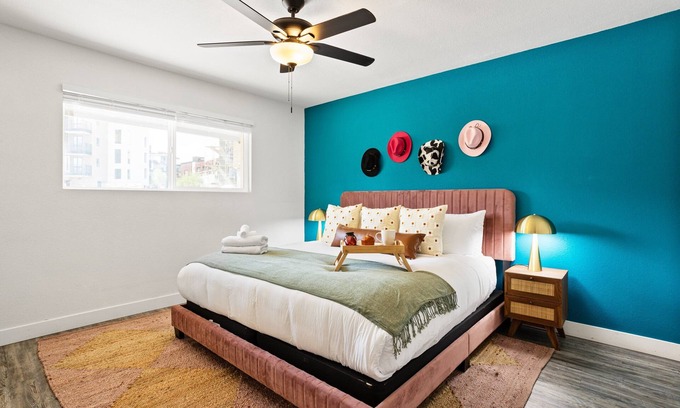 South Scottsdale Cabaña | Sunrise Vista-walk to Downtown Old Town & Bars!