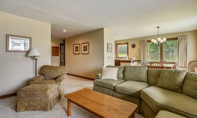 Central Vermont- Killington Condominio | Sunrise West Glade K1 ski on ski off with a wonderful community sports center.