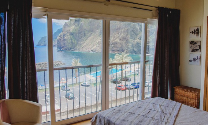 Ponta Delgada Casa | SUNRISEHOUSE, un contraste perfecto entre el mar y las montañas!Increíble vista
