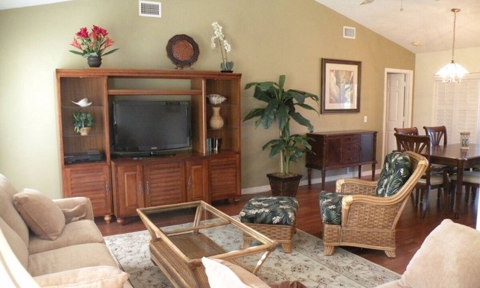 Marco Island Casa | Sunsational Marco Island Rental Home - walk to Tigertail Beach - Pool faces SW
