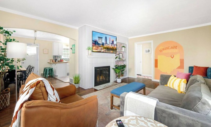 South Euclid Casa | Sunscape Bungalow: Themed Rooms, Library/Office, 20 min Downtown, Wifi, Games WD